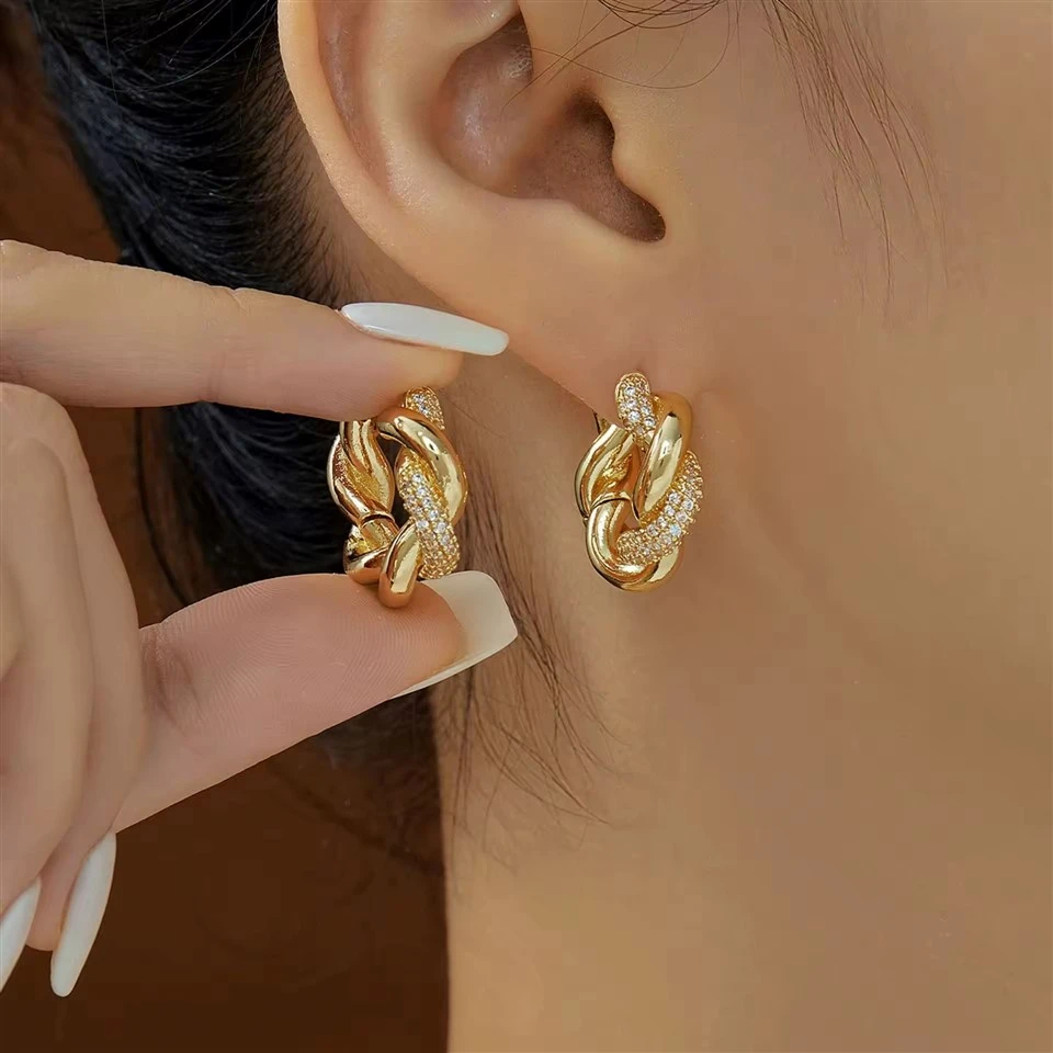Fashion Light Luxury Circle Copper Earrings